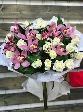 Букет цветов из: Розы и Хризантемы в Майне