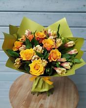 Букет цветов из:  Альстромерии и Розы в Майне