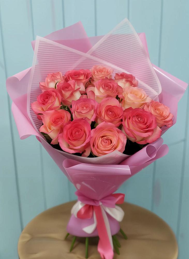 Букет 15 Розовых роз Равель в Майне