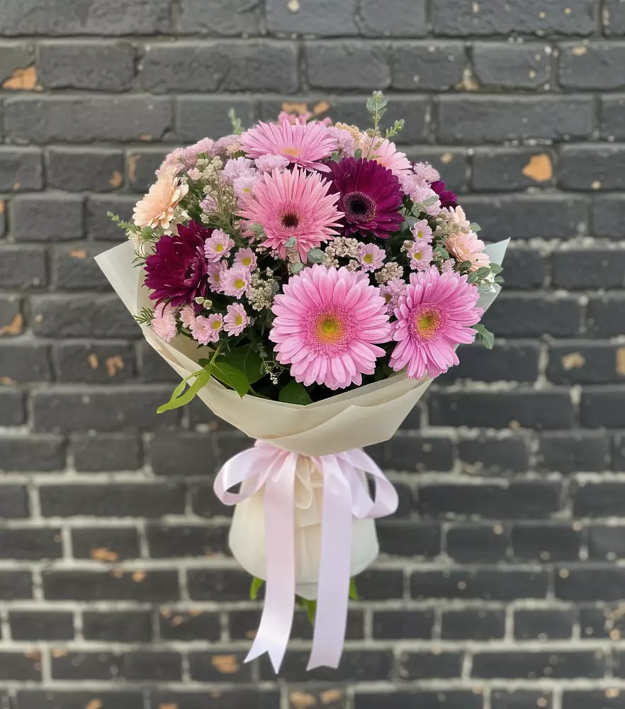 Букет цветов из: Герберы и Хризантемы в Майне
