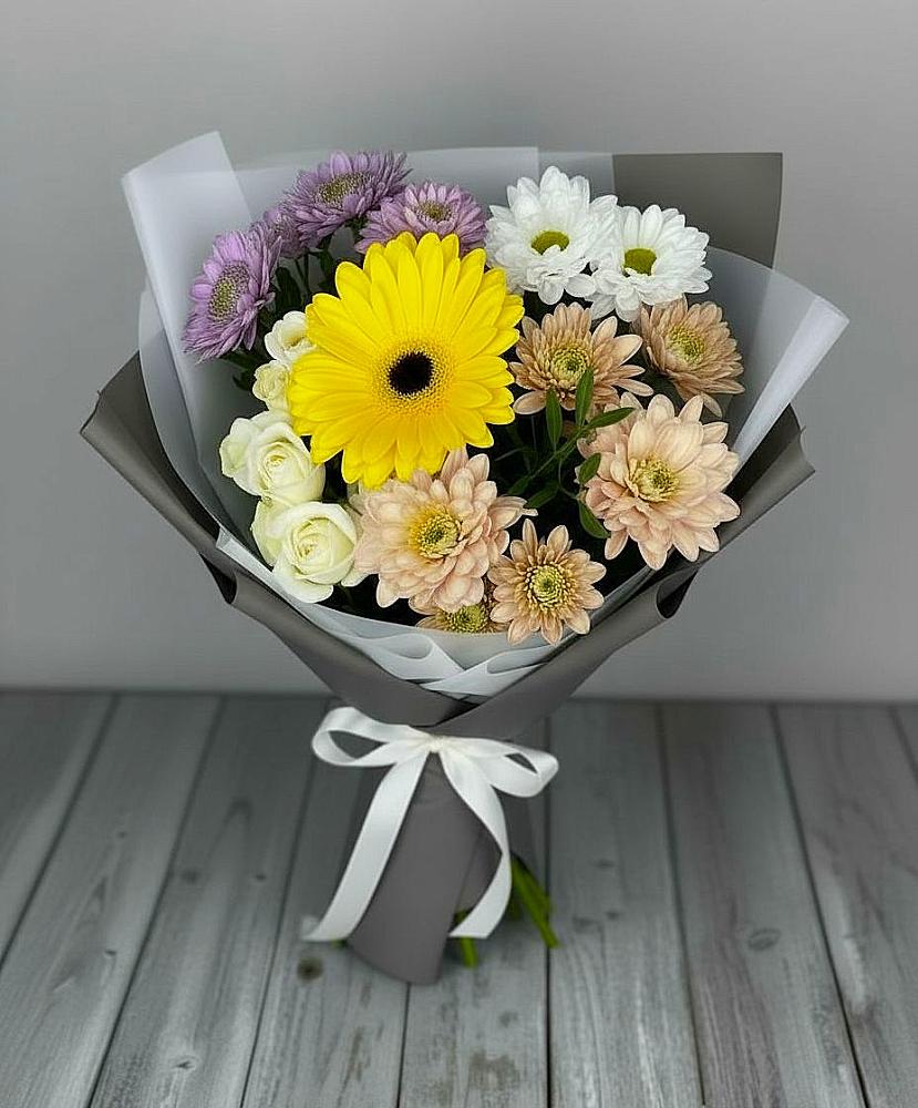 Букет цветов из: Розы, Герберы и Хризантемы в Майне