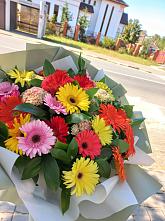 Букет цветов из:  Герберы #REPLACE_PRED# Майне