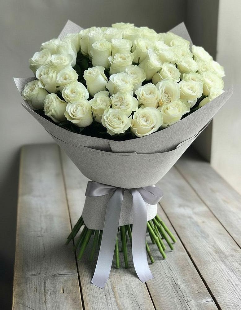 Букет 35 Белых роз в Майне