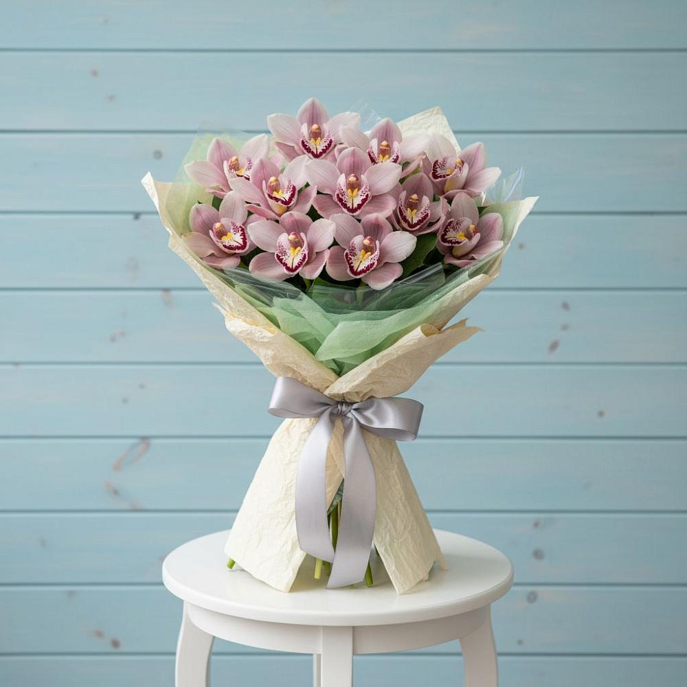 Букет цветов из: Орхидеи и Розы в Майне