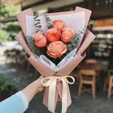 Букет цветов из:  Розы в Майне