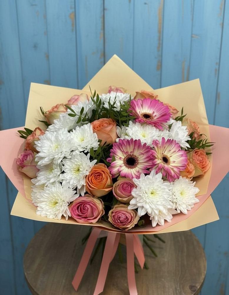 Букет цветов из: Розы, Герберы и Хризантемы в Майне