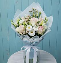 Букет цветов из:  Розы и Лизиантусы в Майне