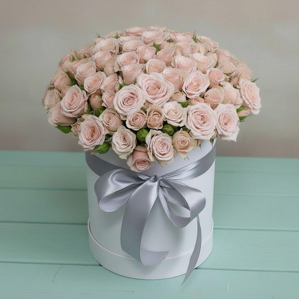 Цветочная композиция из Розы в шляпной коробке в Майне